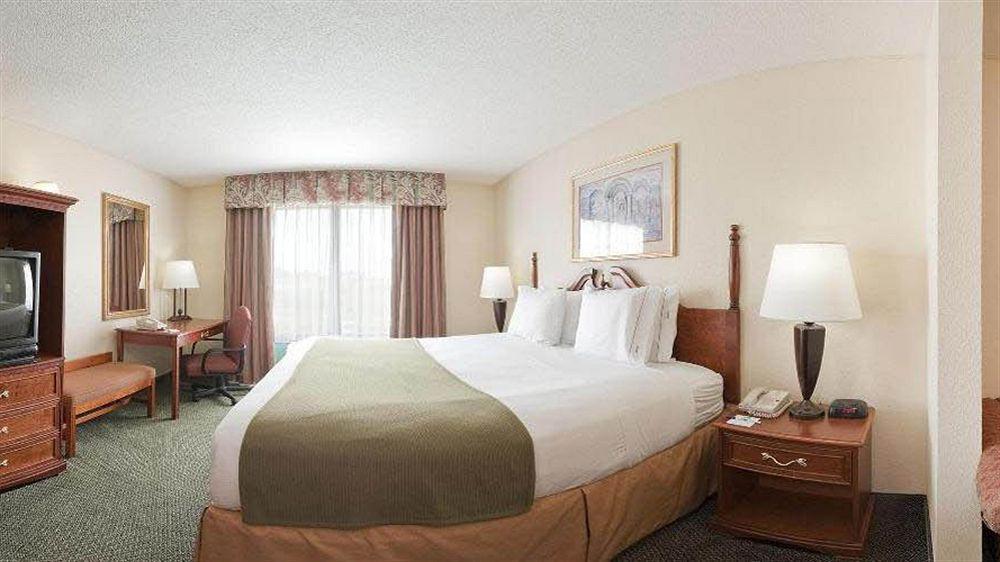 Express & By Ihg 2*